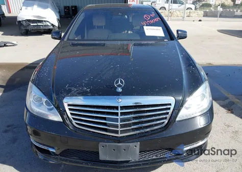 2013 Mercedes-Benz S 550 z USA, uszkodzony, nr VIN WDDNG7DB4DA516423